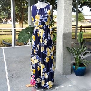 Jessica Howard long sleeveless dress